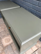Set of 2 Olive Green Modern Nightstands with Flutted Drawers