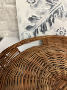Round Wicker Tray 15inch round with handles